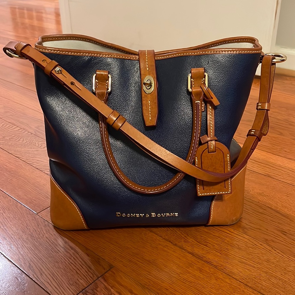 Dooney & Bourke Shelby shopper tote in navy.